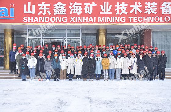 Group photo of teachers and students.jpg Group photo of teachers and students.jpg